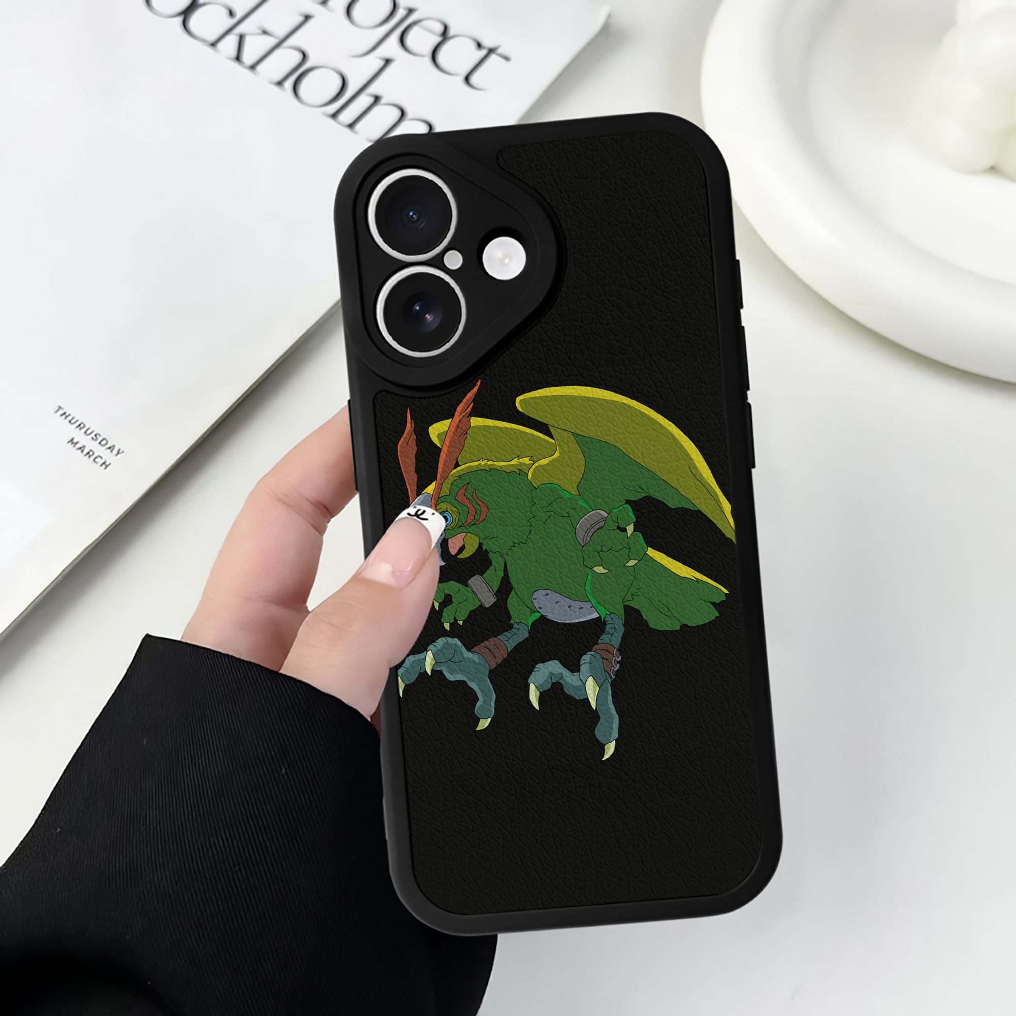 （画像用） Digimon デジタルモンスター/デジモン 【iPhone 16シリーズ対応】シリコンスマホケース（レザー調） 材質：シリコン